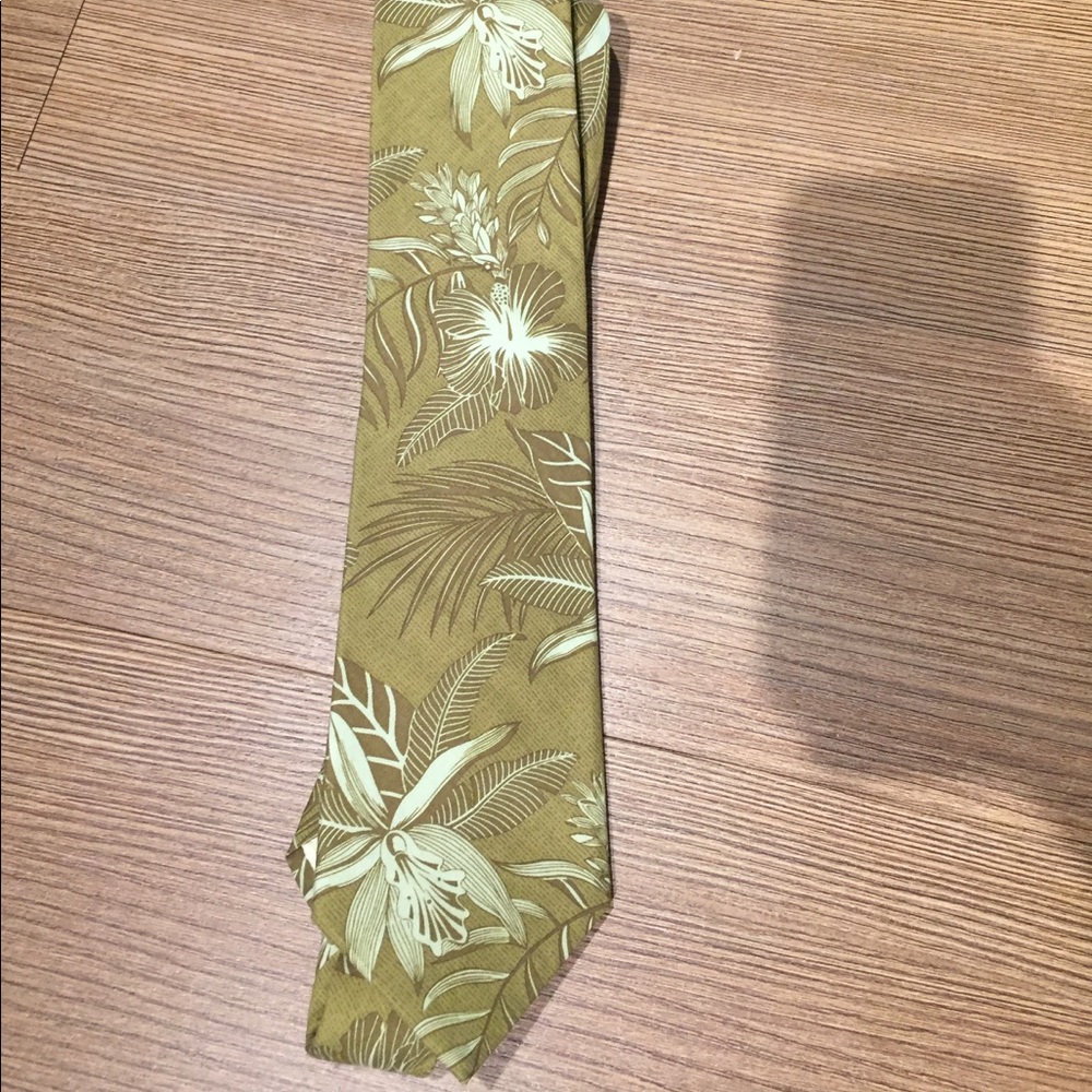 Green Hawaiian necktie